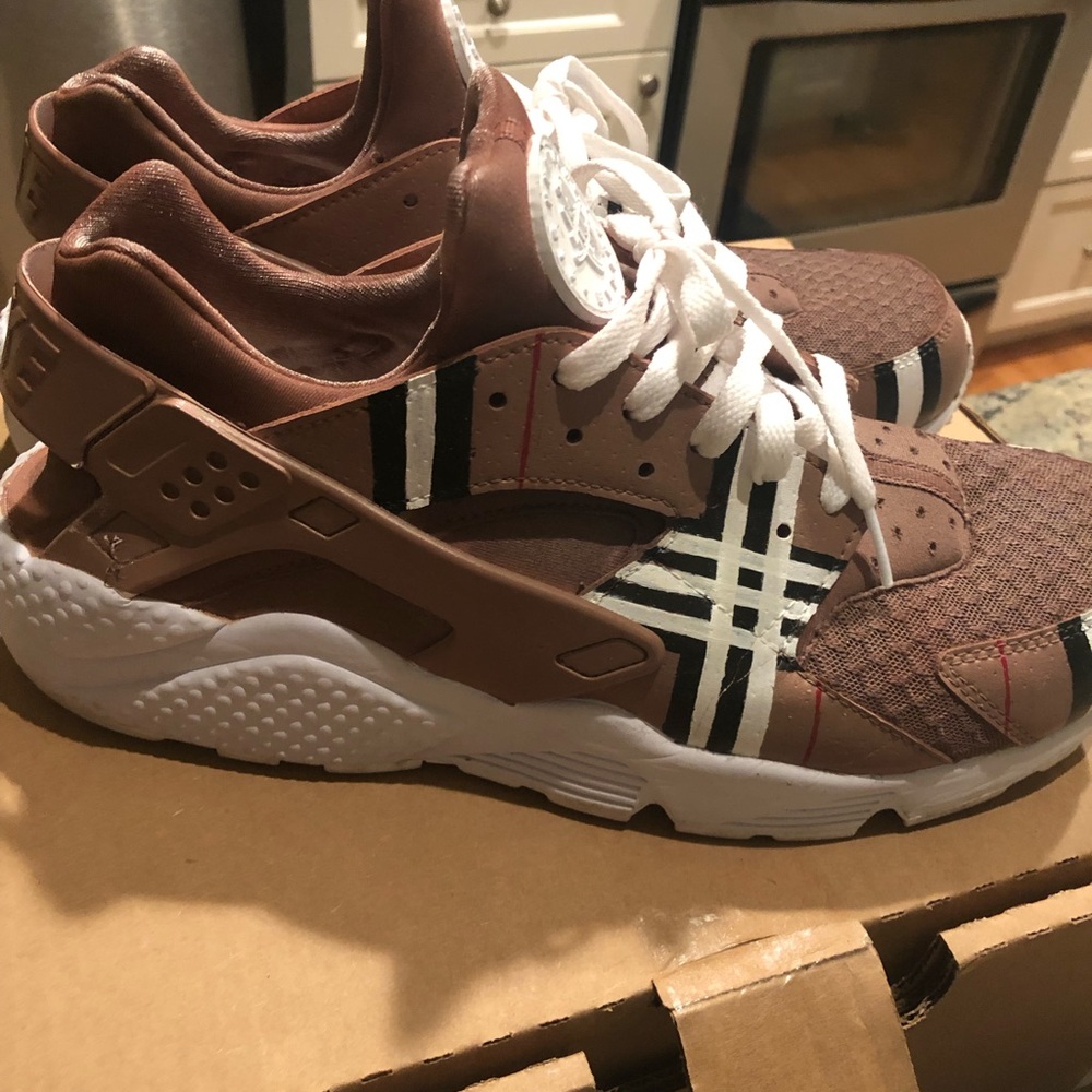 Nike Air Huarache Custom Painted